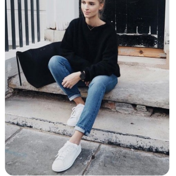 Trendy White Sneakers Size 10 - Picture 2 of 5